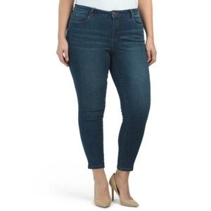 Tahari Kelly Classic Skinny Jeans